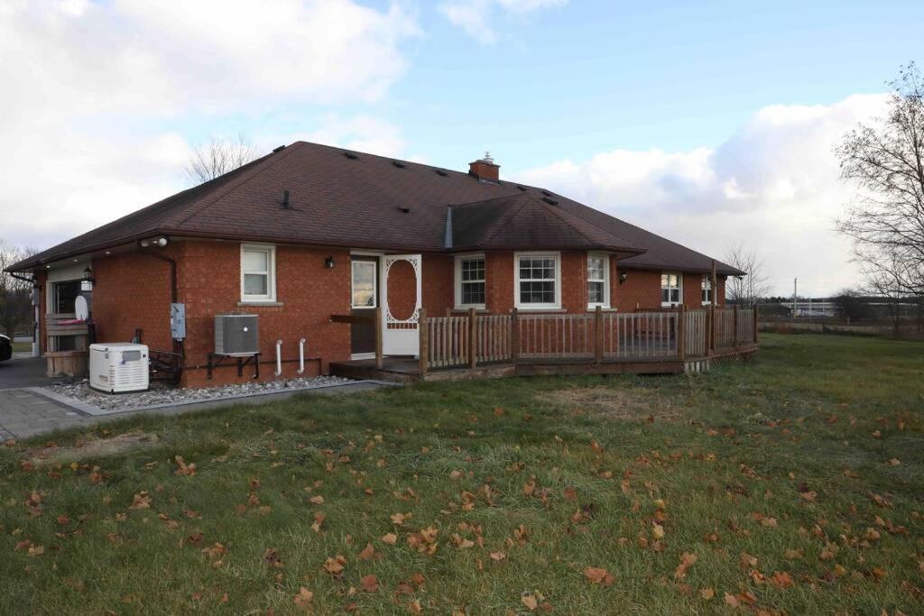 Bowmanville Event Place Екстер'єр фото